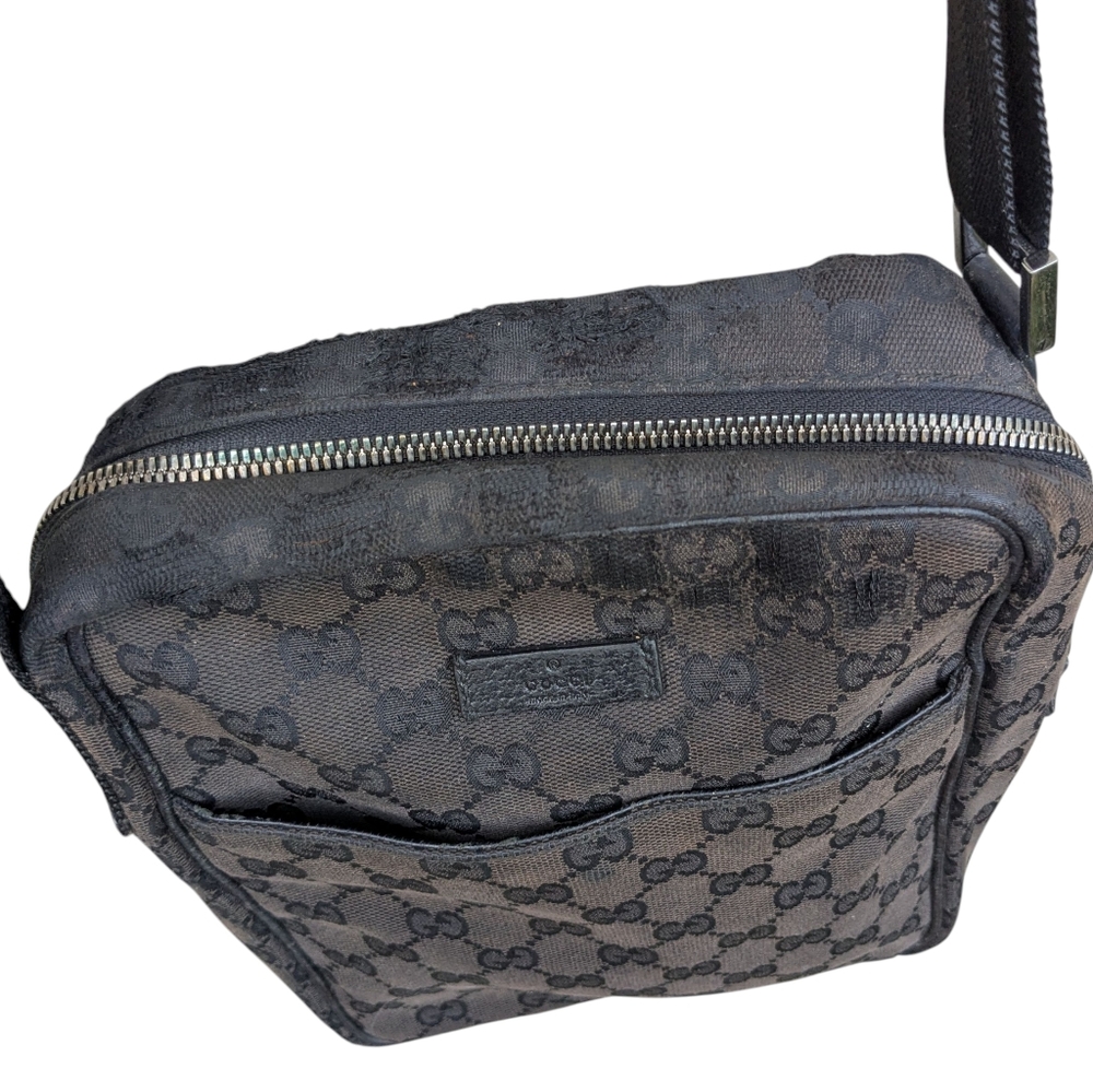 Authentic Gucci Black Messenger Bag with Adjustable Strap and Leather Trim - Picture 4 of 16